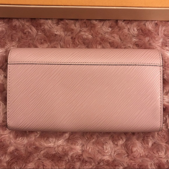SOLD Authentic Louis Vuitton Epi Twist Wallet in Rose Ballerine - Picture 4 of 17